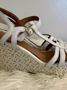 Clark’s Amelia Women’s Size 8 Strappy Wedge Heel